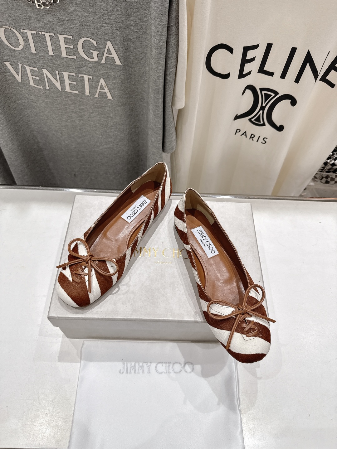 高版本出厂
  JIMMY CHOO｜JC/吉米周2025ss新款简约蝴蝶结系带玛丽珍平底鞋单鞋

原版