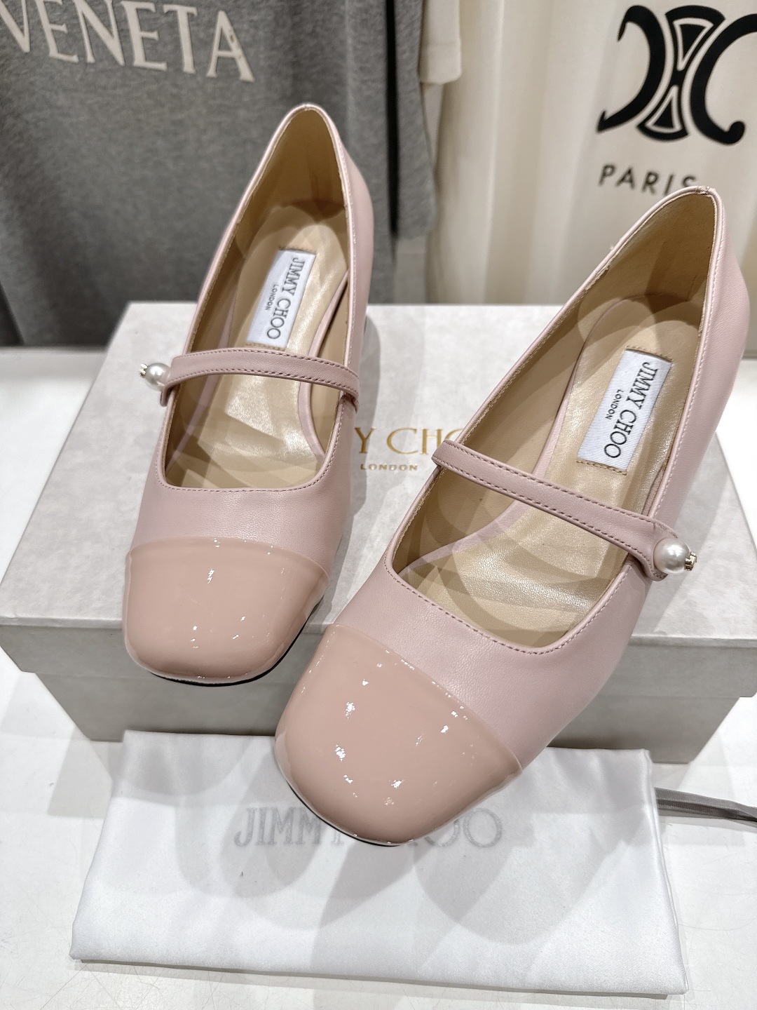高版本出厂
  JIMMY CHOO｜JC/吉米周2025ss新款简约玛丽珍高跟鞋单鞋

原版套楦，完美