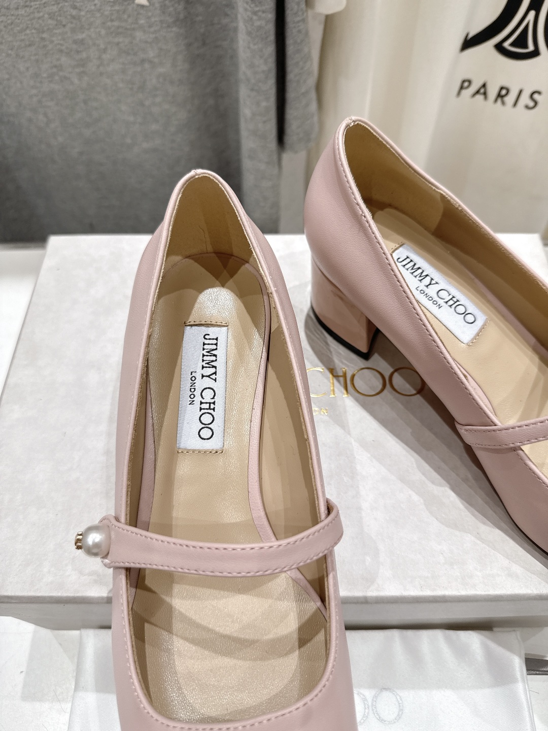 高版本出厂
  JIMMY CHOO｜JC/吉米周2025ss新款简约玛丽珍高跟鞋单鞋

原版套楦，完美