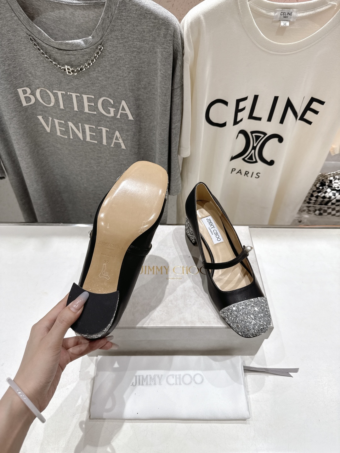 高版本出厂
  JIMMY CHOO｜JC/吉米周2025ss新款简约玛丽珍高跟鞋单鞋

原版套楦，完美