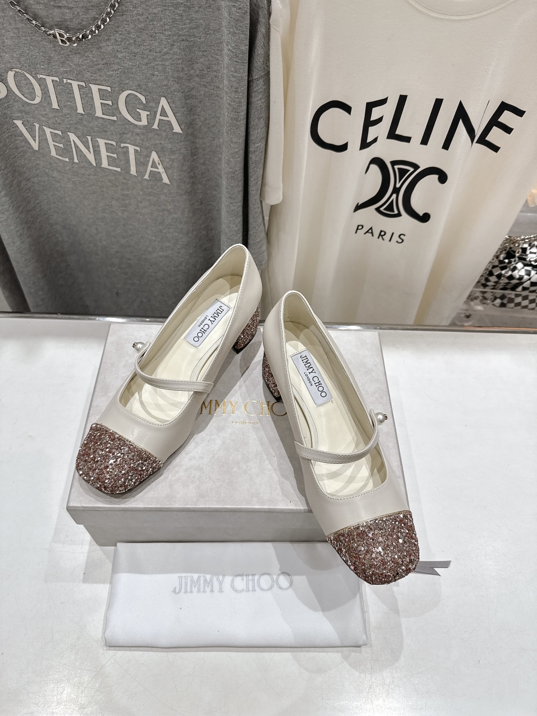 高版本出厂
  JIMMY CHOO｜JC/吉米周2025ss新款简约玛丽珍高跟鞋单鞋

原版套楦，完美