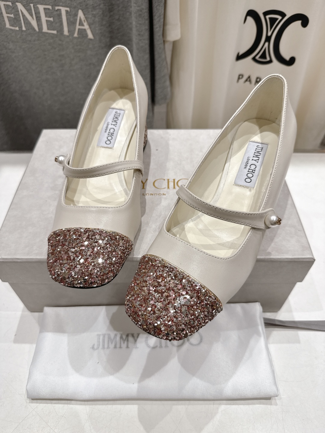 高版本出厂
  JIMMY CHOO｜JC/吉米周2025ss新款简约玛丽珍高跟鞋单鞋

原版套楦，完美