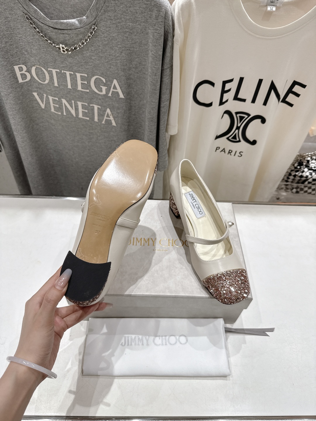 高版本出厂
  JIMMY CHOO｜JC/吉米周2025ss新款简约玛丽珍高跟鞋单鞋

原版套楦，完美