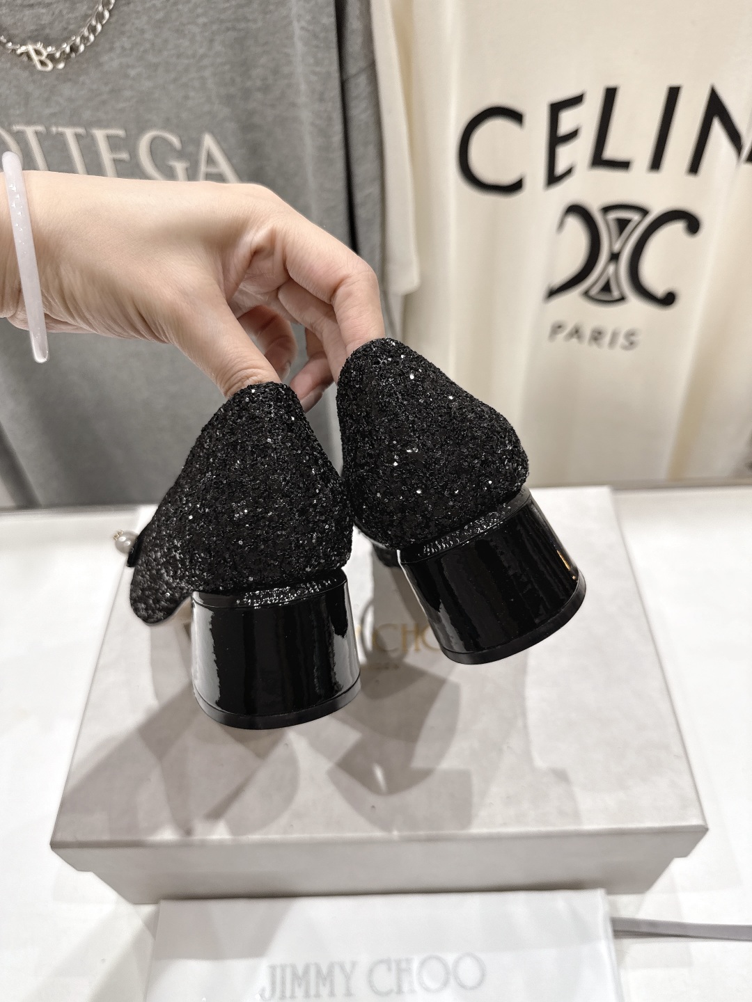 高版本出厂
  JIMMY CHOO｜JC/吉米周2025ss新款简约玛丽珍高跟鞋单鞋

原版套楦，完美