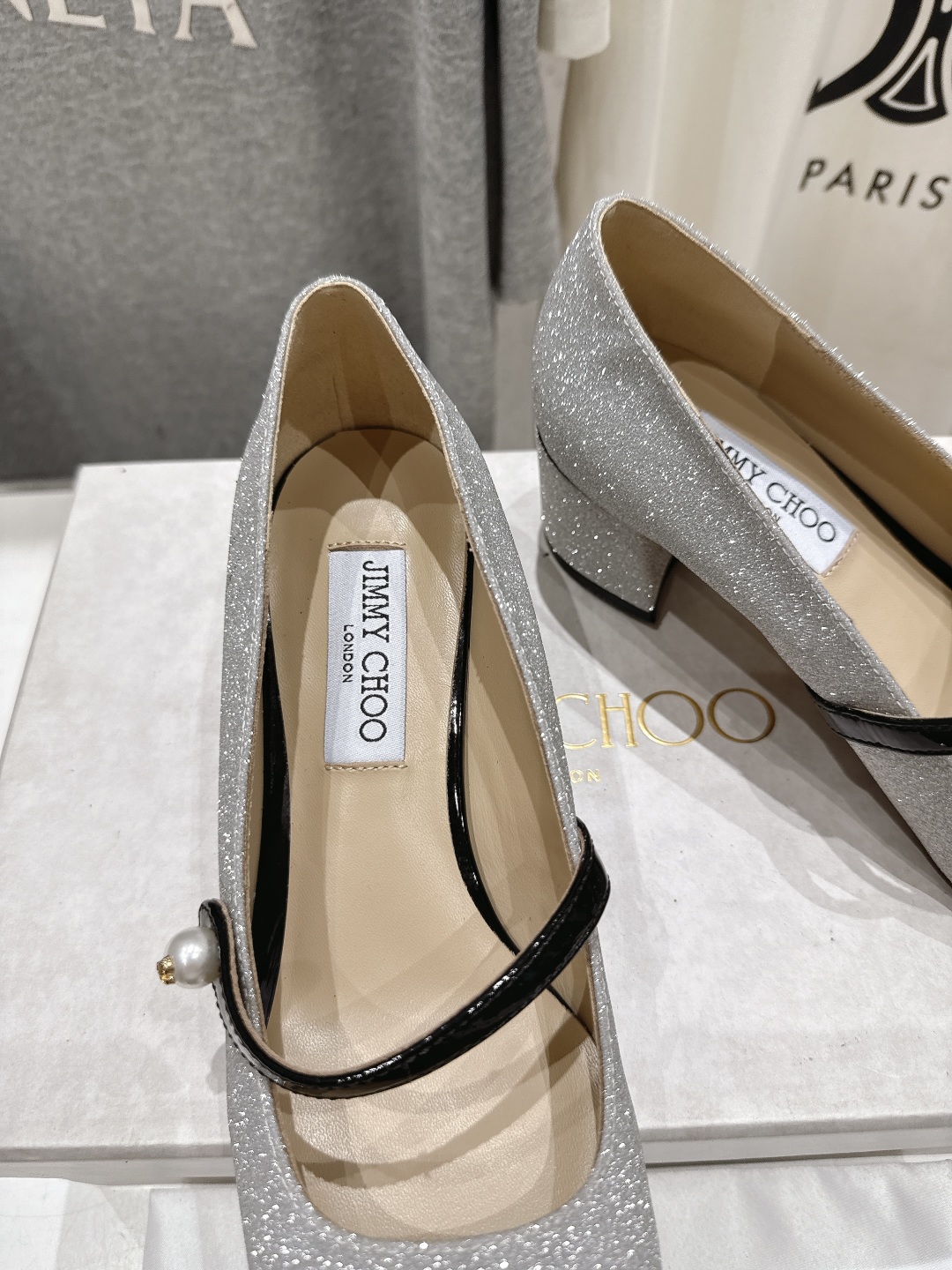 高版本出厂
  JIMMY CHOO｜JC/吉米周2025ss新款简约玛丽珍高跟鞋单鞋

原版套楦，完美