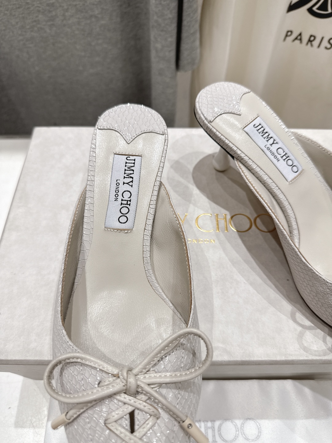 高版本出厂
  JIMMY CHOO｜JC/吉米周2025ss新款简约尖头高跟鞋拖鞋

原版套楦，完美的