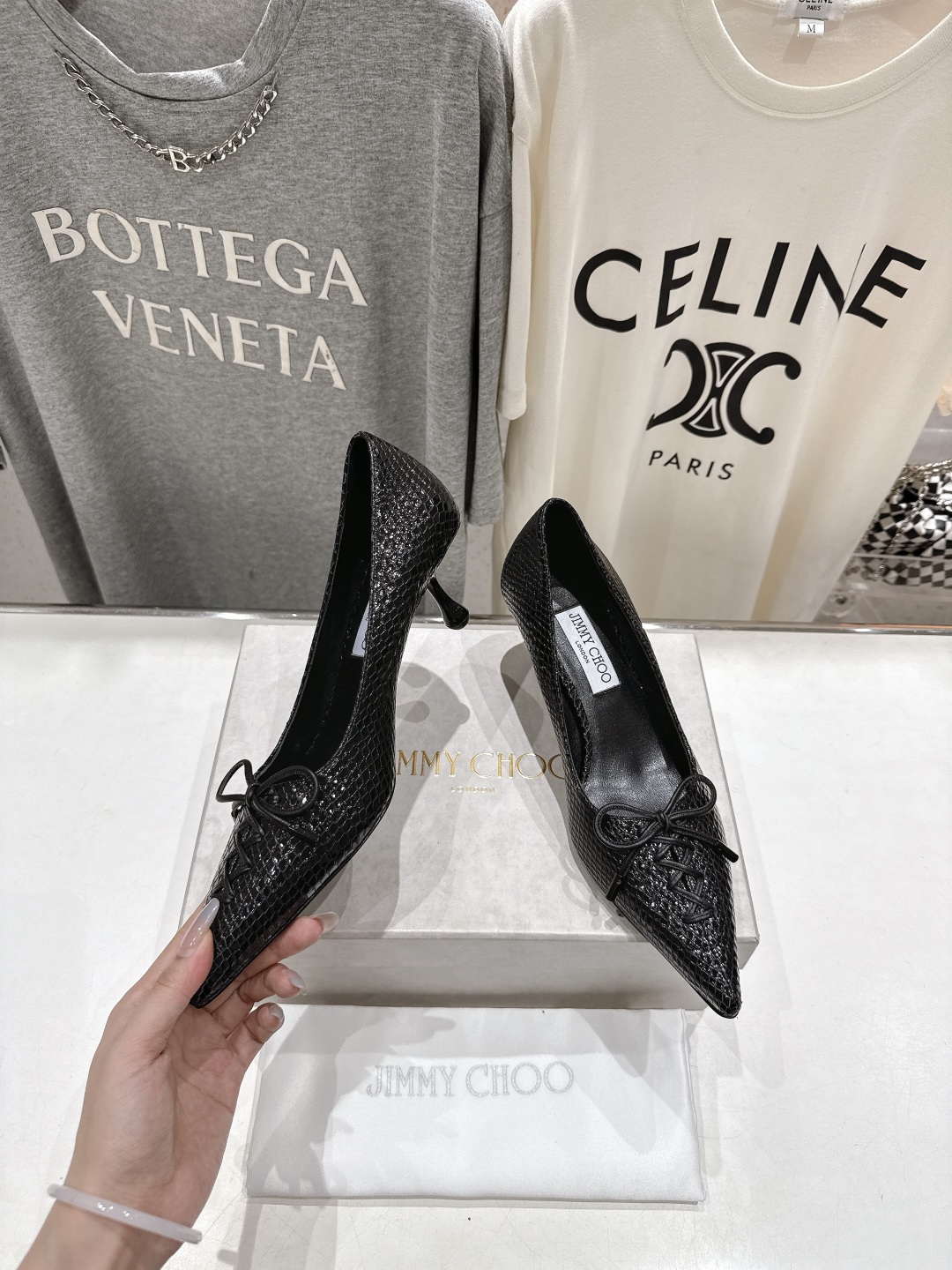 高版本出厂
  JIMMY CHOO｜JC/吉米周2025ss新款简约尖头高跟鞋单鞋

原版套楦，完美的