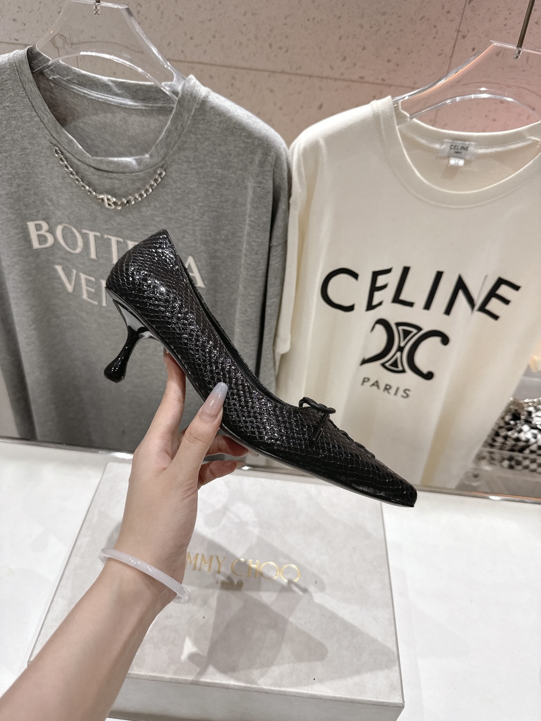 高版本出厂
  JIMMY CHOO｜JC/吉米周2025ss新款简约尖头高跟鞋单鞋

原版套楦，完美的