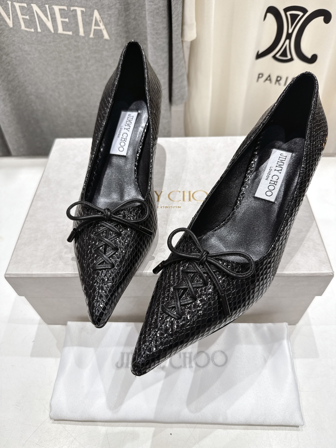 高版本出厂
  JIMMY CHOO｜JC/吉米周2025ss新款简约尖头高跟鞋单鞋

原版套楦，完美的