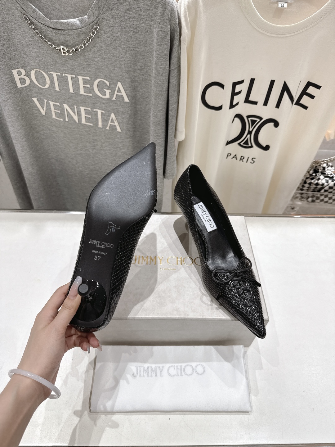 高版本出厂
  JIMMY CHOO｜JC/吉米周2025ss新款简约尖头高跟鞋单鞋

原版套楦，完美的