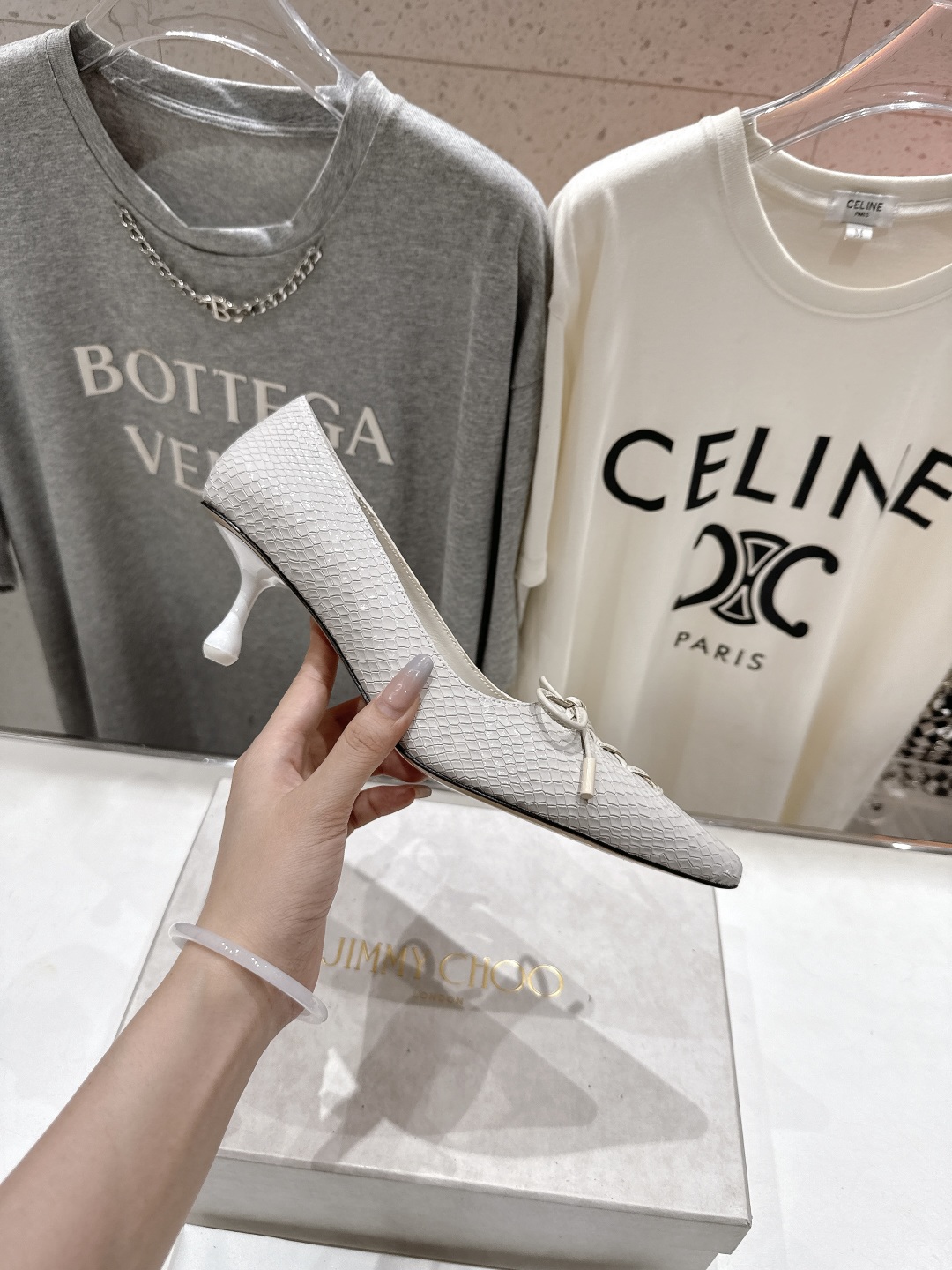 高版本出厂
  JIMMY CHOO｜JC/吉米周2025ss新款简约尖头高跟鞋单鞋

原版套楦，完美的