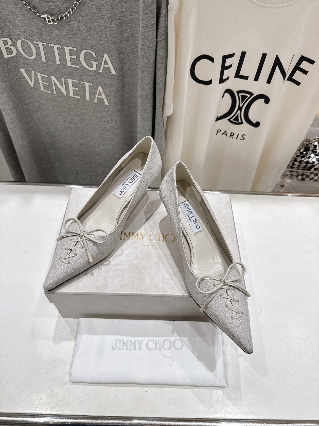 高版本出厂
  JIMMY CHOO｜JC/吉米周2025ss新款简约尖头高跟鞋单鞋

原版套楦，完美的
