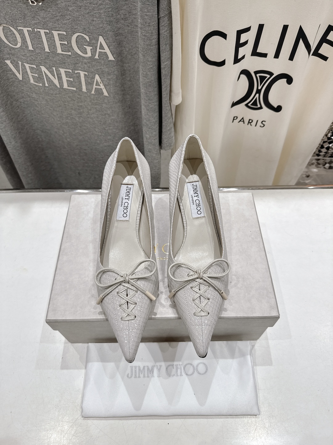高版本出厂
  JIMMY CHOO｜JC/吉米周2025ss新款简约尖头高跟鞋单鞋

原版套楦，完美的