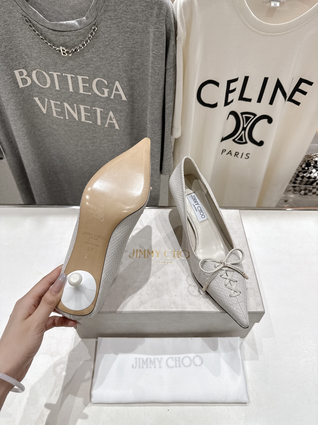 高版本出厂
  JIMMY CHOO｜JC/吉米周2025ss新款简约尖头高跟鞋单鞋

原版套楦，完美的