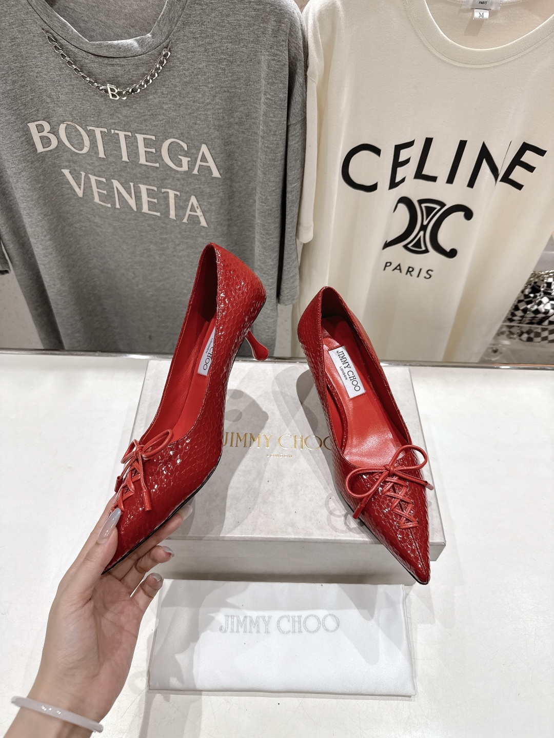 高版本出厂
  JIMMY CHOO｜JC/吉米周2025ss新款简约尖头高跟鞋单鞋

原版套楦，完美的