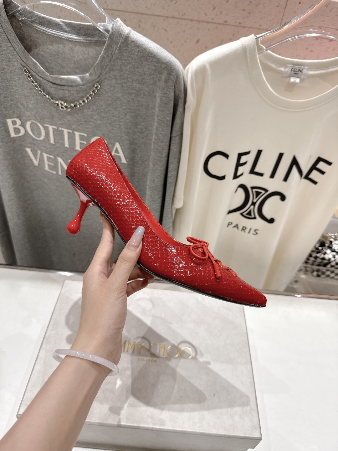 高版本出厂
  JIMMY CHOO｜JC/吉米周2025ss新款简约尖头高跟鞋单鞋

原版套楦，完美的