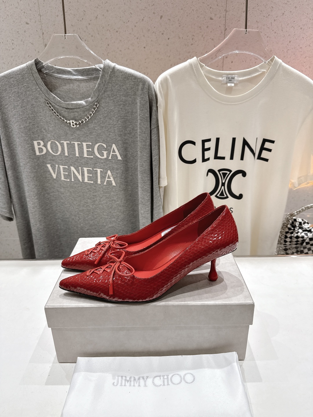 高版本出厂
  JIMMY CHOO｜JC/吉米周2025ss新款简约尖头高跟鞋单鞋

原版套楦，完美的