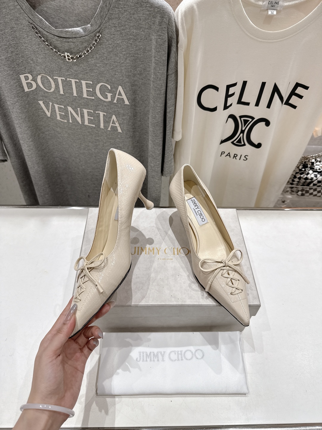 高版本出厂
  JIMMY CHOO｜JC/吉米周2025ss新款简约尖头高跟鞋单鞋

原版套楦，完美的