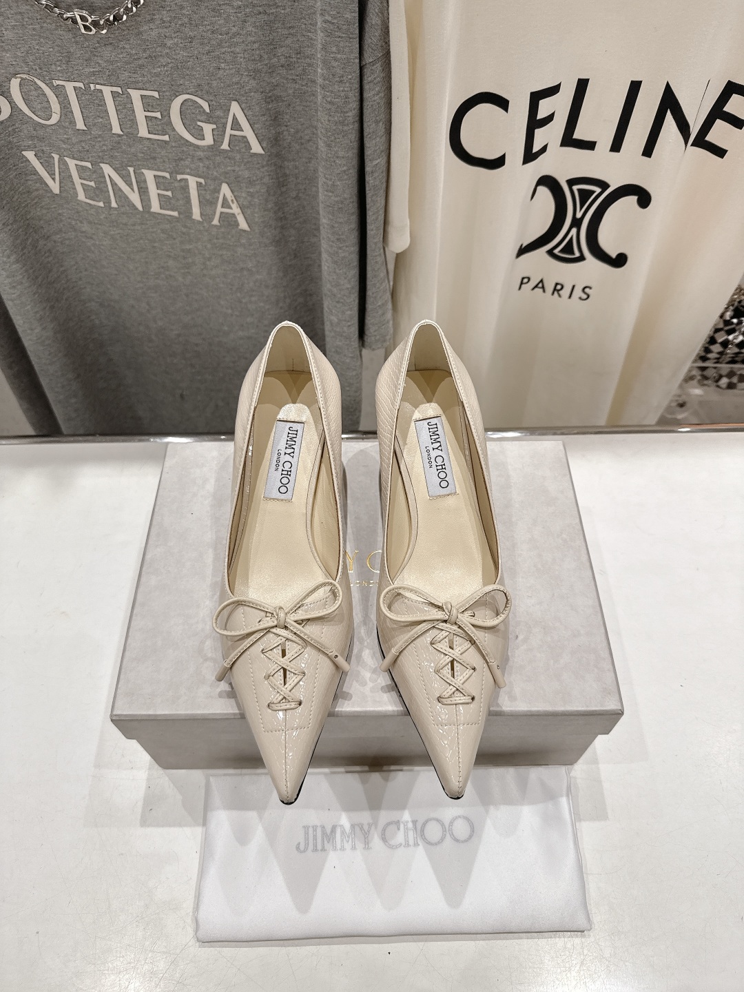高版本出厂
  JIMMY CHOO｜JC/吉米周2025ss新款简约尖头高跟鞋单鞋

原版套楦，完美的