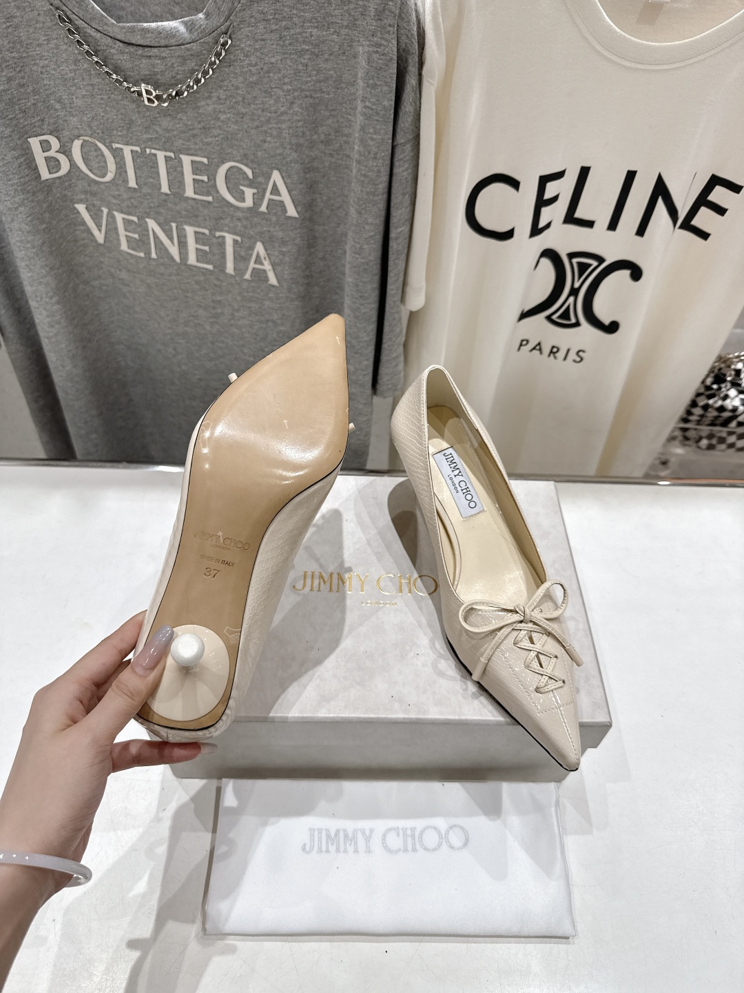 高版本出厂
  JIMMY CHOO｜JC/吉米周2025ss新款简约尖头高跟鞋单鞋

原版套楦，完美的