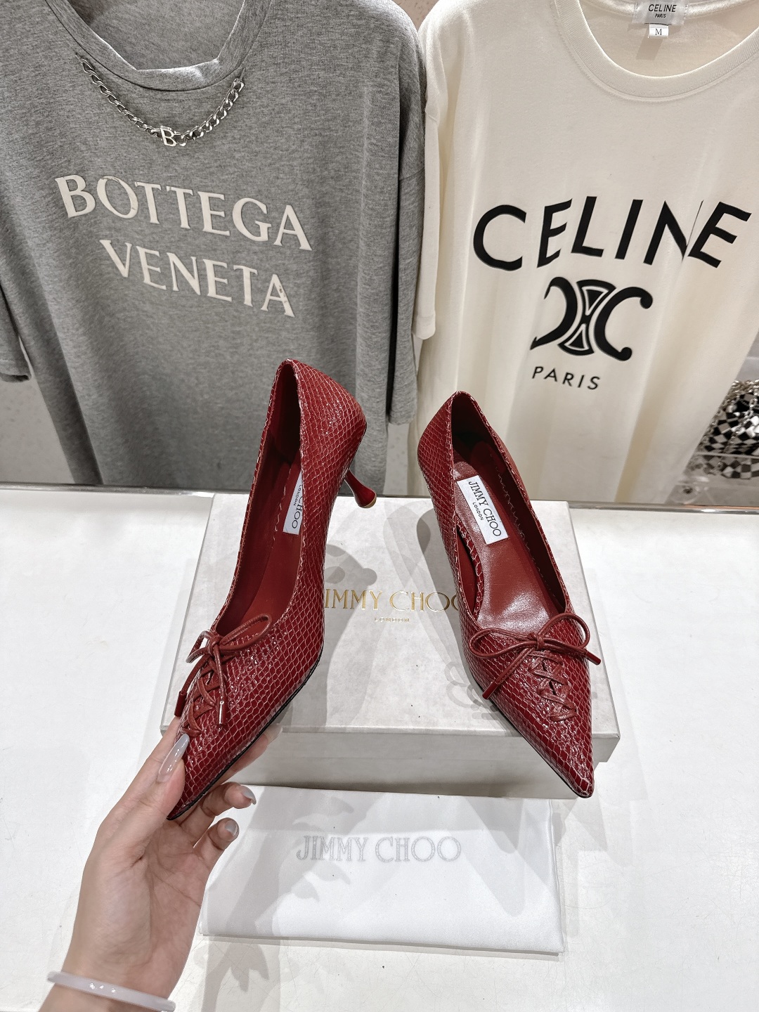 高版本出厂
  JIMMY CHOO｜JC/吉米周2025ss新款简约尖头高跟鞋单鞋

原版套楦，完美的