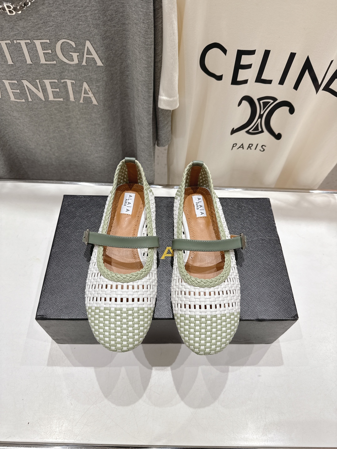 高版本出厂
 独家新品 Alaia 阿莱亚25ss/ 走秀款平底网面鞋芭蕾舞鞋 最近超火的一款平底鞋

