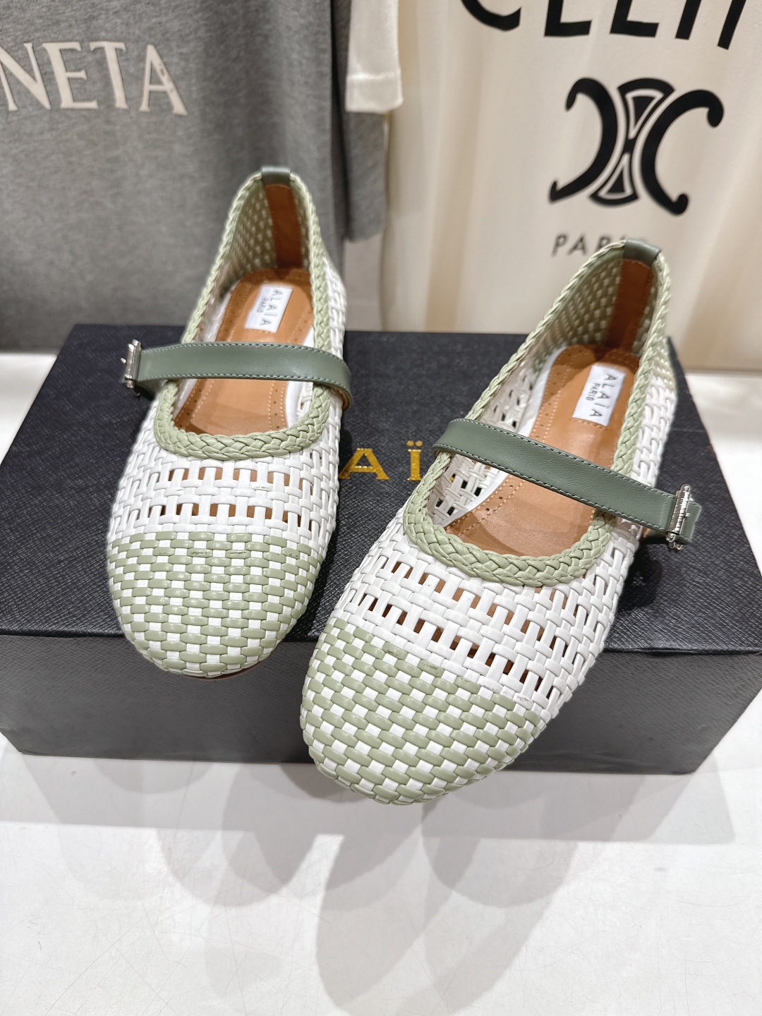 高版本出厂
 独家新品 Alaia 阿莱亚25ss/ 走秀款平底网面鞋芭蕾舞鞋 最近超火的一款平底鞋

