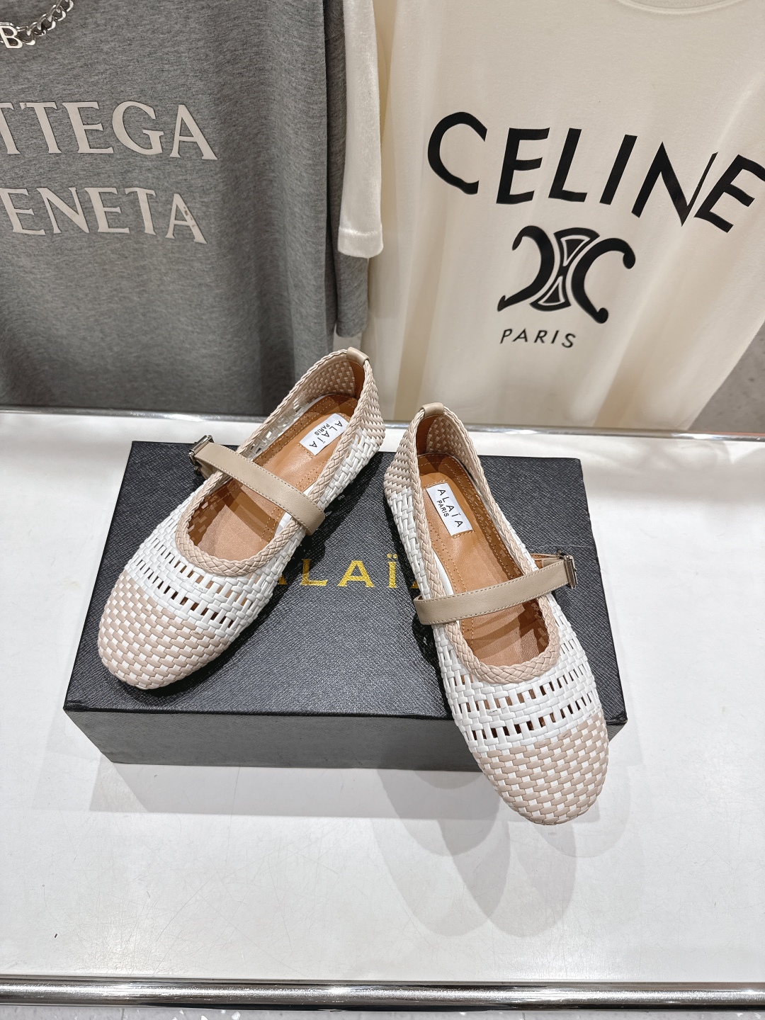 高版本出厂
 独家新品 Alaia 阿莱亚25ss/ 走秀款平底网面鞋芭蕾舞鞋 最近超火的一款平底鞋


