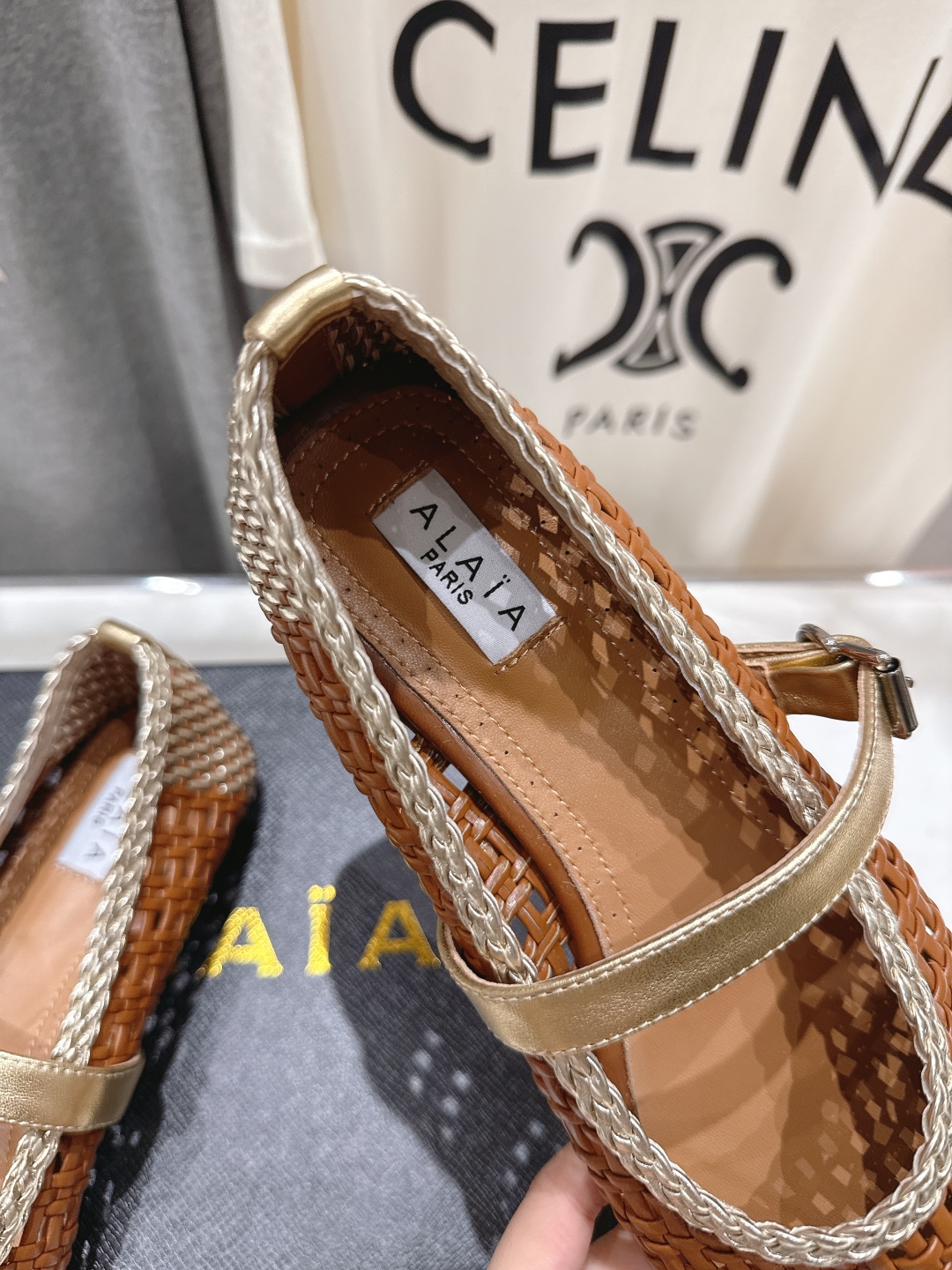 高版本出厂
 独家新品 Alaia 阿莱亚25ss/ 走秀款平底网面鞋芭蕾舞鞋 最近超火的一款平底鞋

