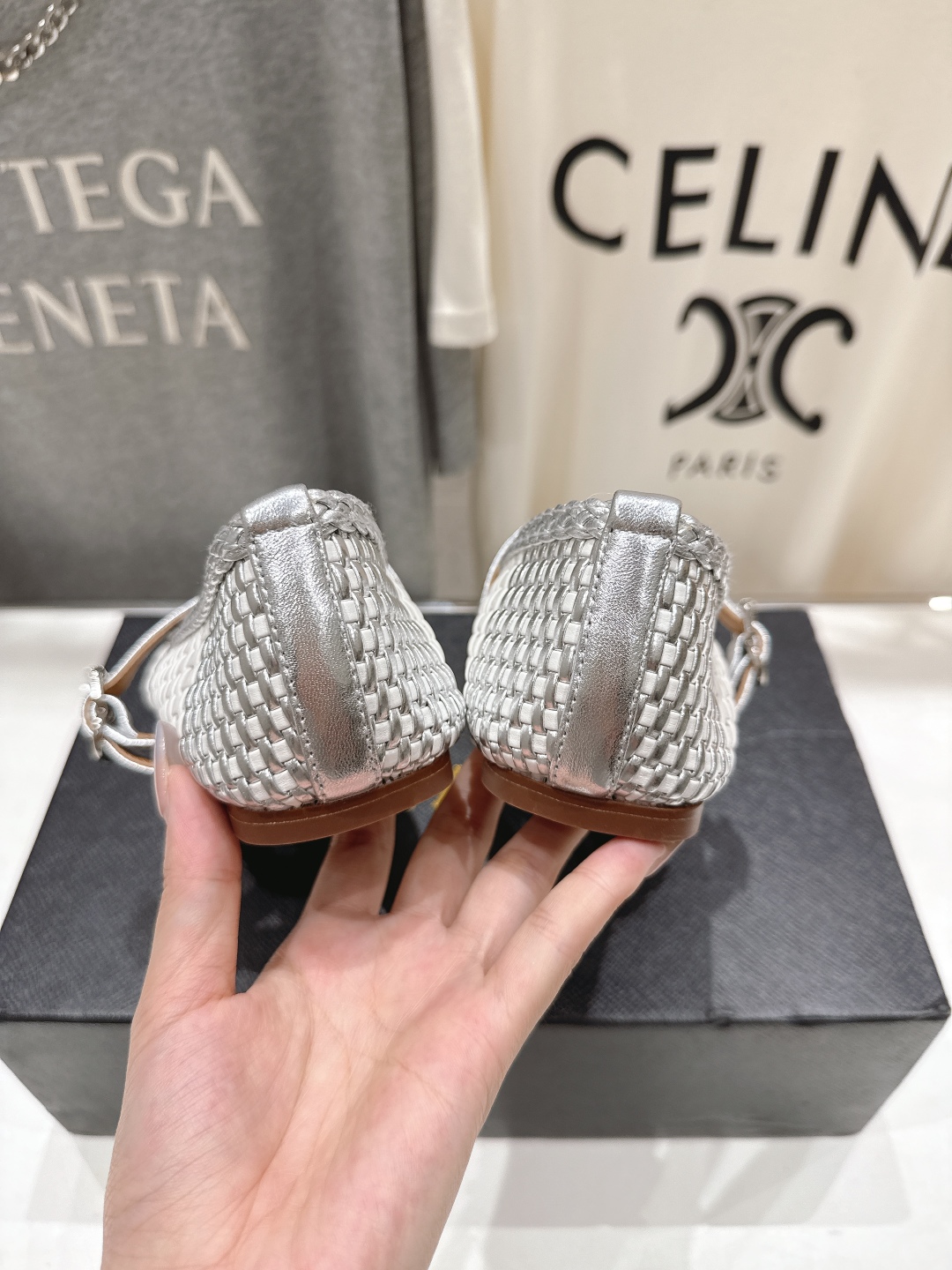 高版本出厂
 独家新品 Alaia 阿莱亚25ss/ 走秀款平底网面鞋芭蕾舞鞋 最近超火的一款平底鞋

