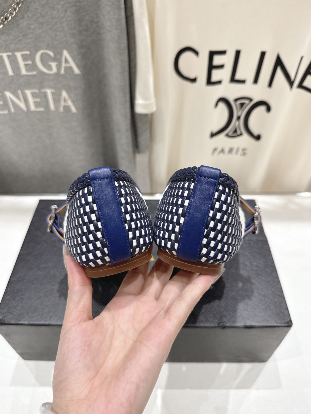 高版本出厂
 独家新品 Alaia 阿莱亚25ss/ 走秀款平底网面鞋芭蕾舞鞋 最近超火的一款平底鞋

