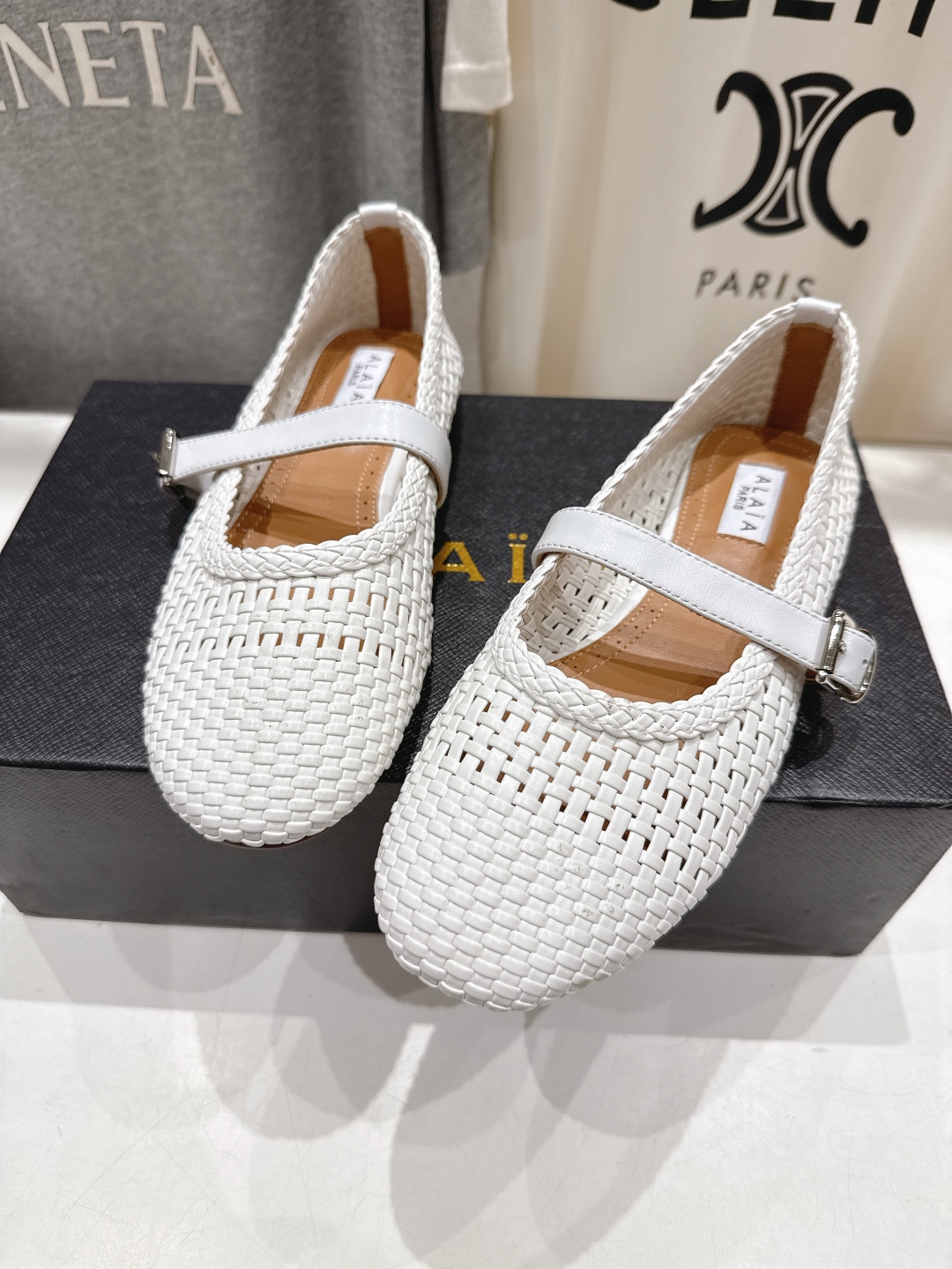 高版本出厂
 独家新品 Alaia 阿莱亚25ss/ 走秀款平底网面鞋芭蕾舞鞋 最近超火的一款平底鞋

