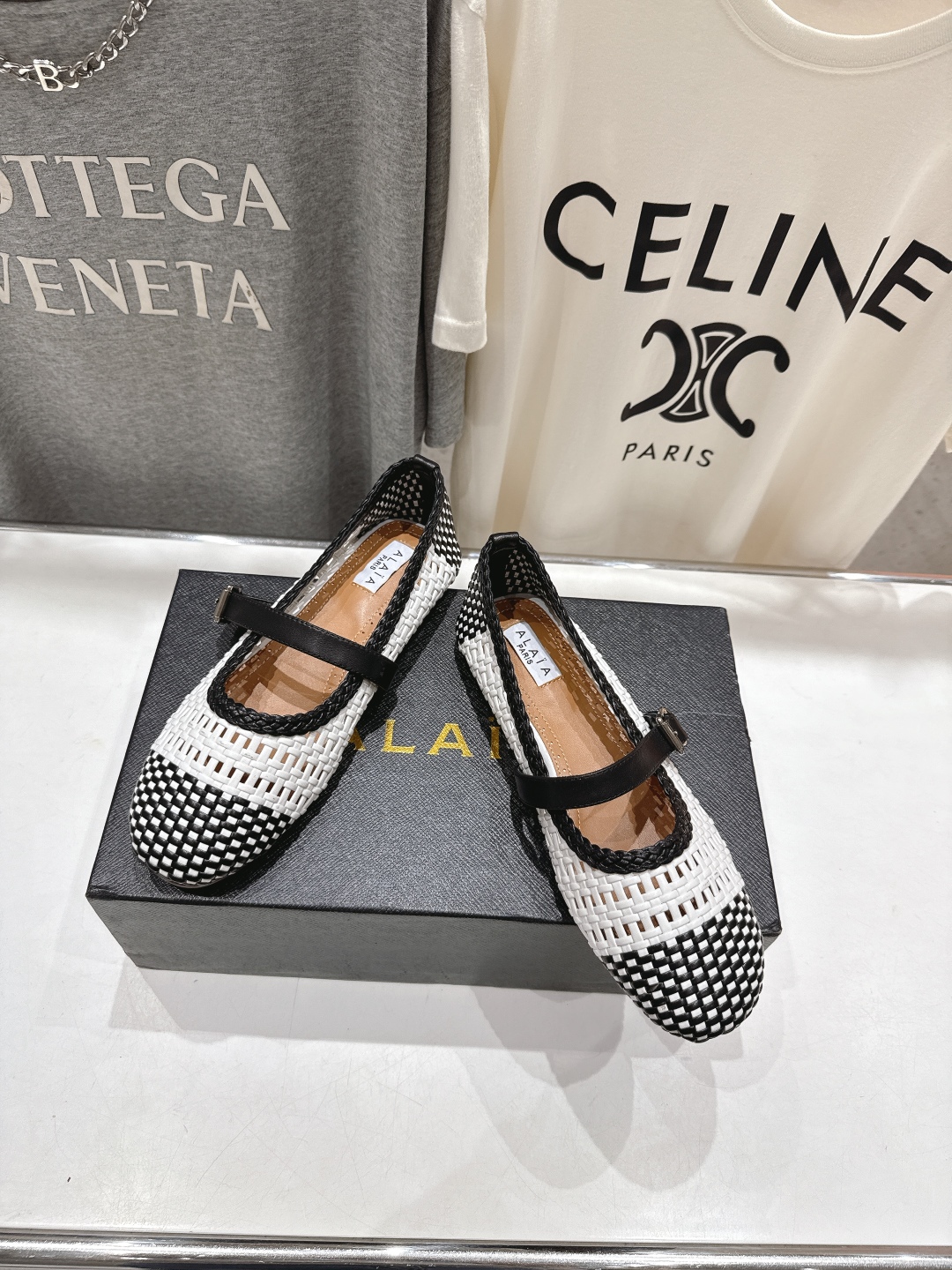 高版本出厂
 独家新品 Alaia 阿莱亚25ss/ 走秀款平底网面鞋芭蕾舞鞋 最近超火的一款平底鞋

