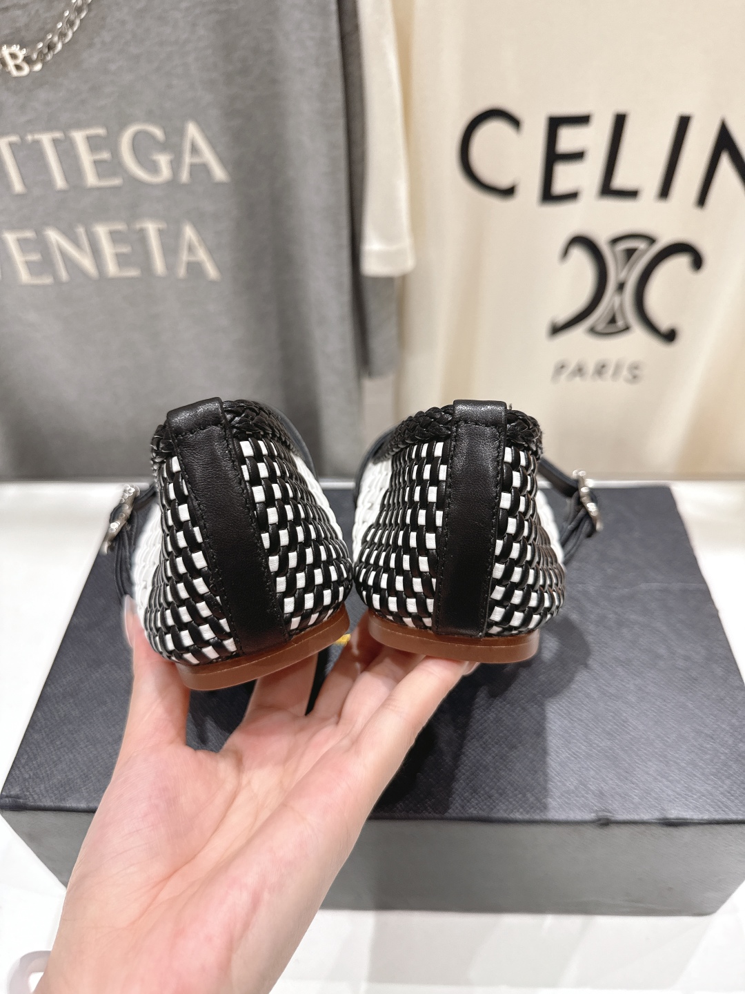 高版本出厂
 独家新品 Alaia 阿莱亚25ss/ 走秀款平底网面鞋芭蕾舞鞋 最近超火的一款平底鞋

