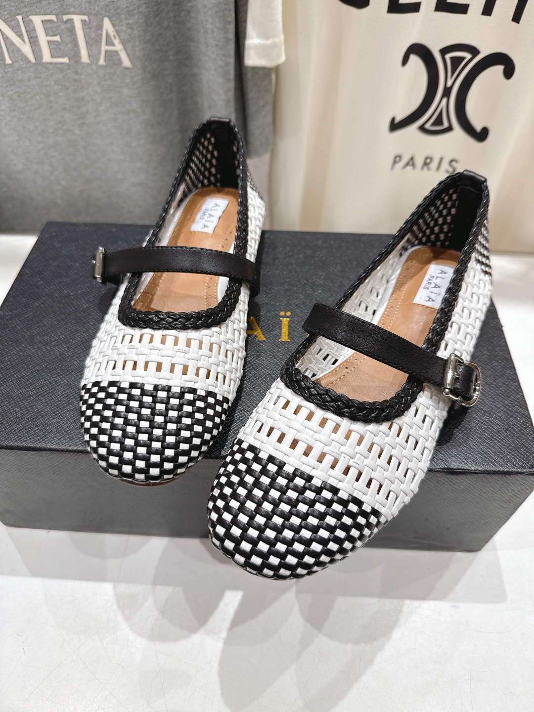 高版本出厂
 独家新品 Alaia 阿莱亚25ss/ 走秀款平底网面鞋芭蕾舞鞋 最近超火的一款平底鞋

