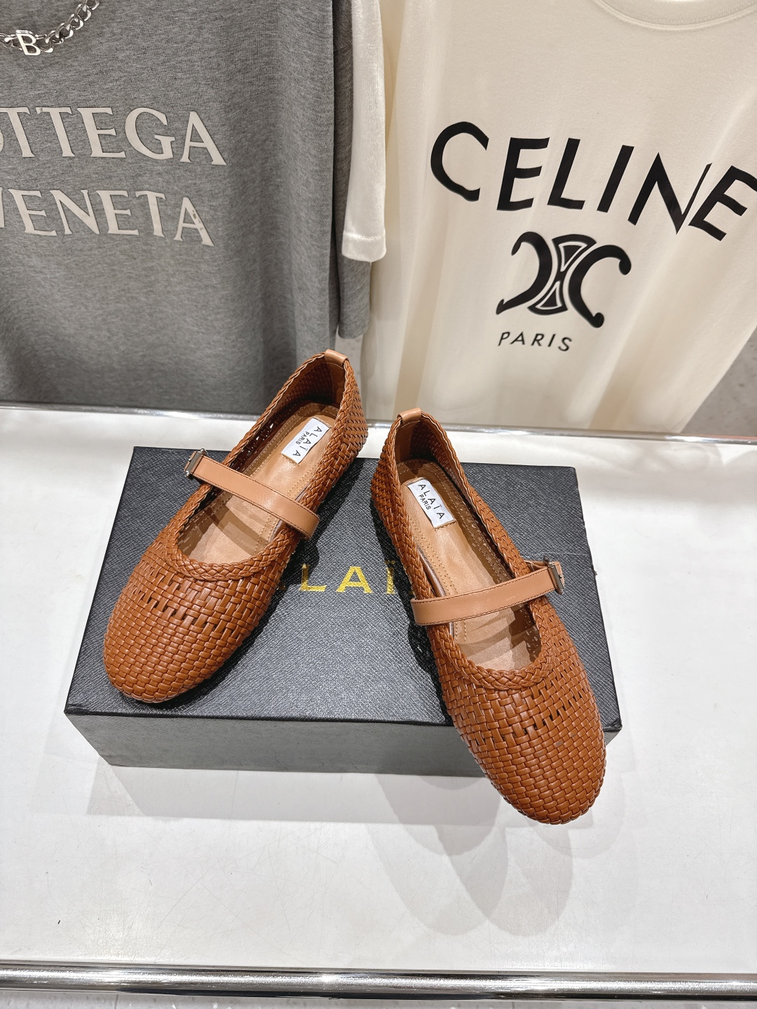 高版本出厂
 独家新品 Alaia 阿莱亚25ss/ 走秀款平底网面鞋芭蕾舞鞋 最近超火的一款平底鞋

