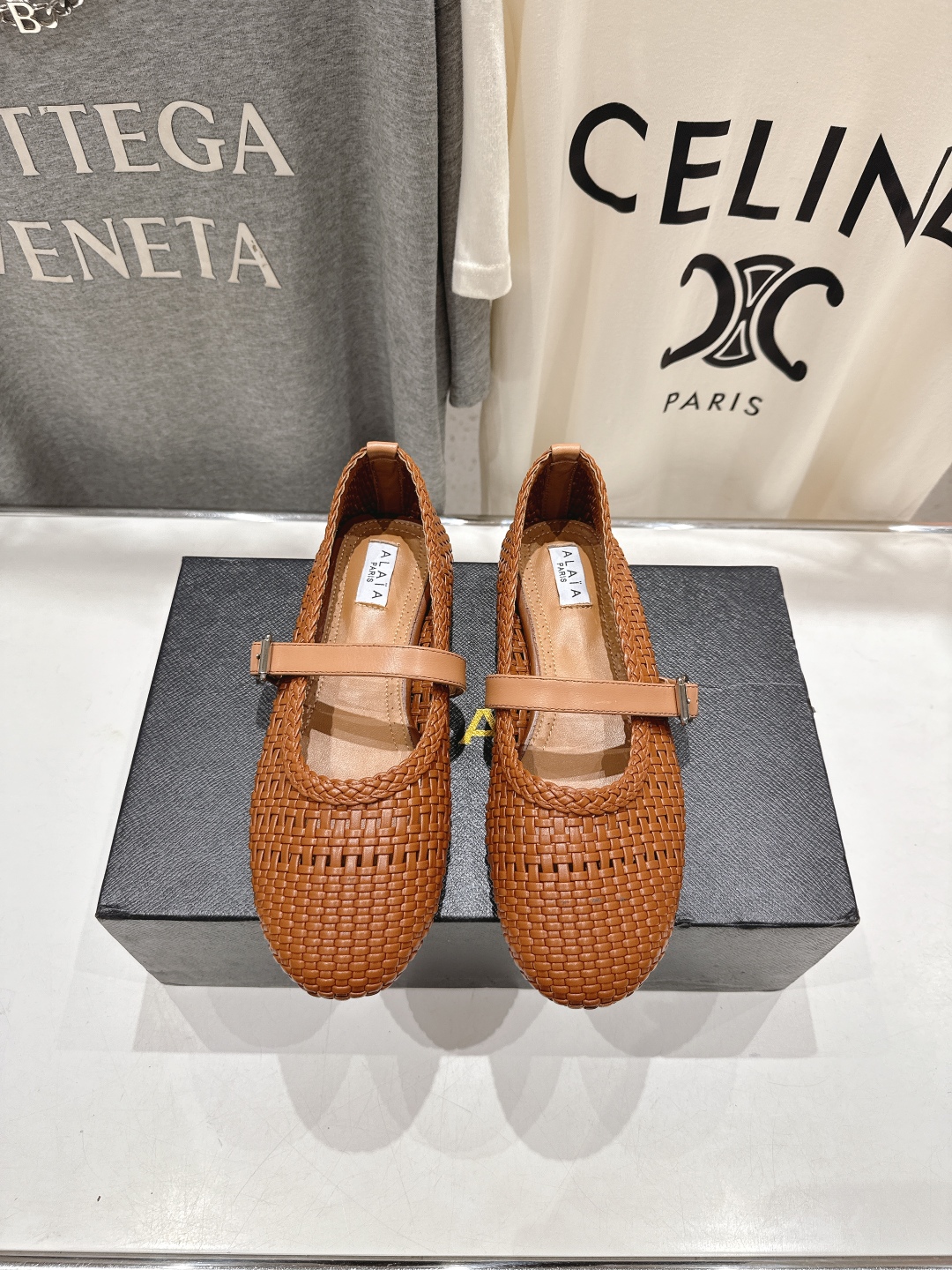 高版本出厂
 独家新品 Alaia 阿莱亚25ss/ 走秀款平底网面鞋芭蕾舞鞋 最近超火的一款平底鞋

