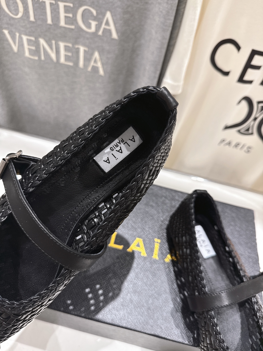 高版本出厂
 独家新品 Alaia 阿莱亚25ss/ 走秀款平底网面鞋芭蕾舞鞋 最近超火的一款平底鞋

