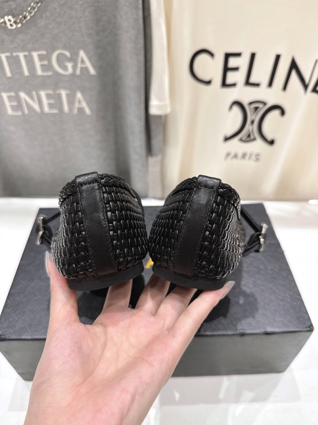 高版本出厂
 独家新品 Alaia 阿莱亚25ss/ 走秀款平底网面鞋芭蕾舞鞋 最近超火的一款平底鞋

