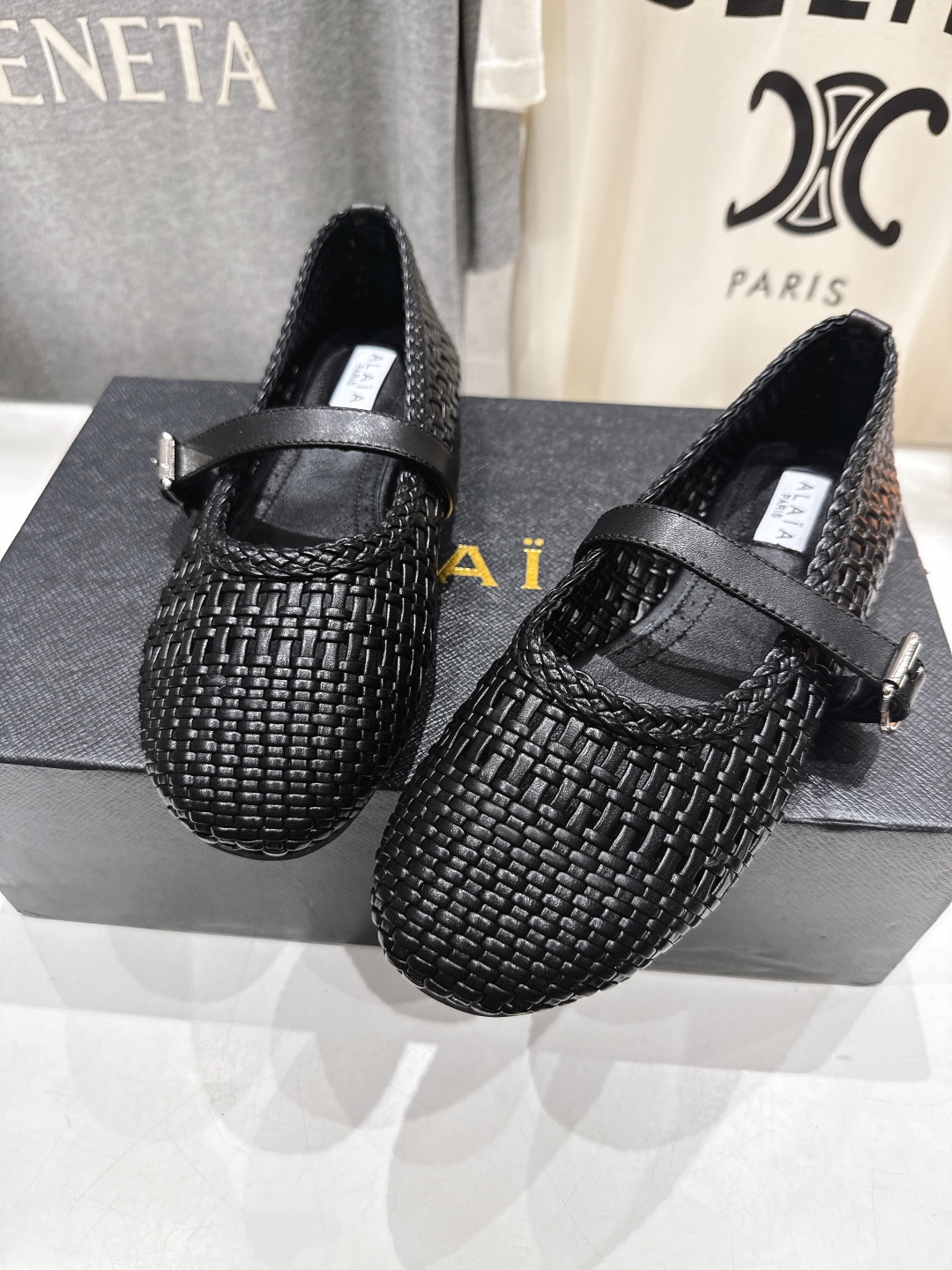 高版本出厂
 独家新品 Alaia 阿莱亚25ss/ 走秀款平底网面鞋芭蕾舞鞋 最近超火的一款平底鞋

