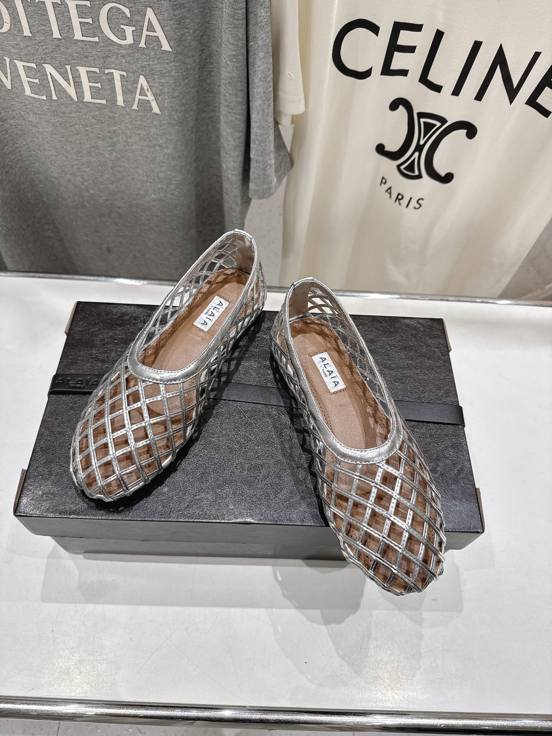 高版本出厂
 独家新品 Alaia 阿莱亚25ss/ 走秀款平底网面鞋芭蕾舞鞋 最近超火的一款平底鞋

