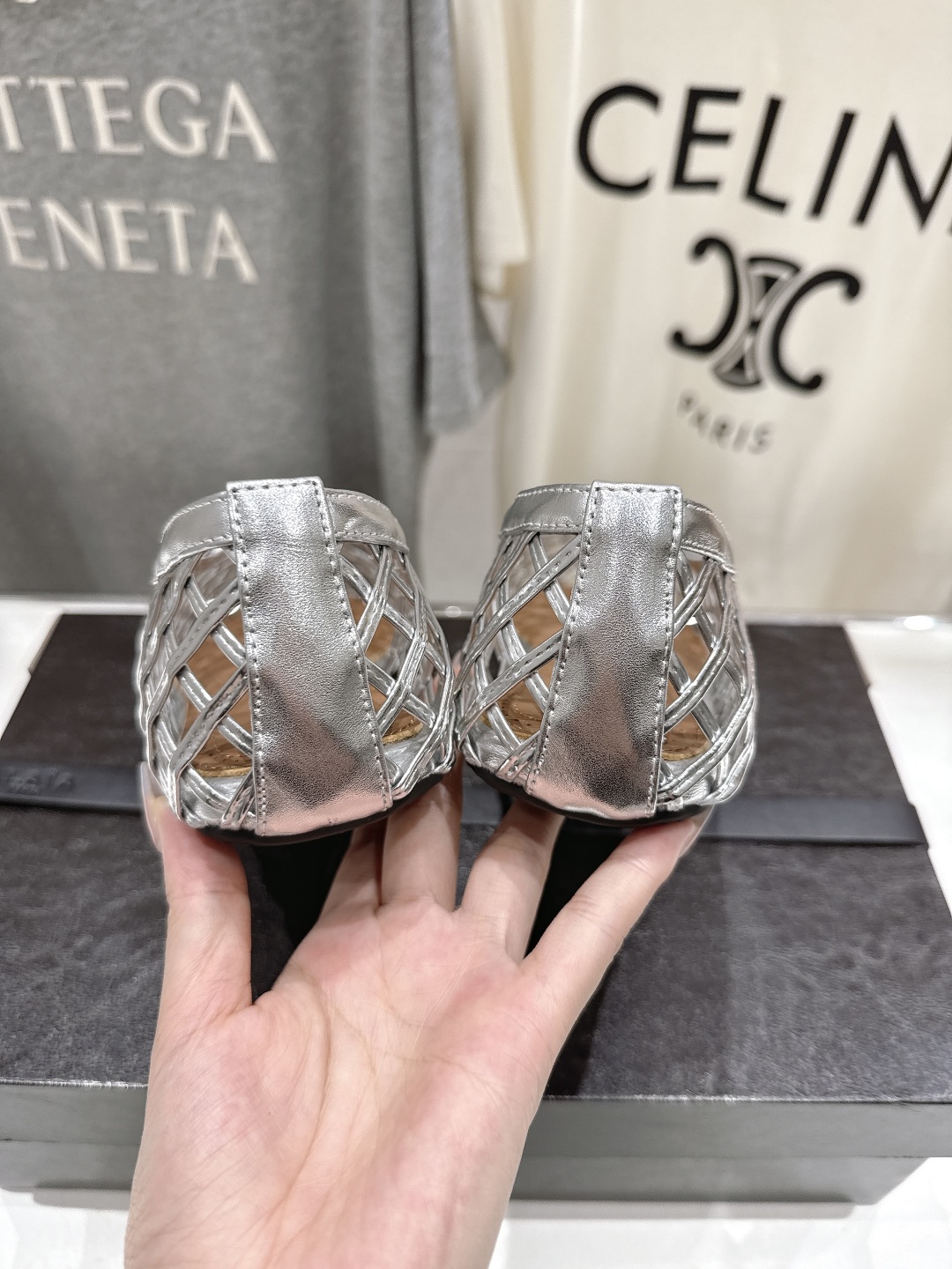高版本出厂
 独家新品 Alaia 阿莱亚25ss/ 走秀款平底网面鞋芭蕾舞鞋 最近超火的一款平底鞋


