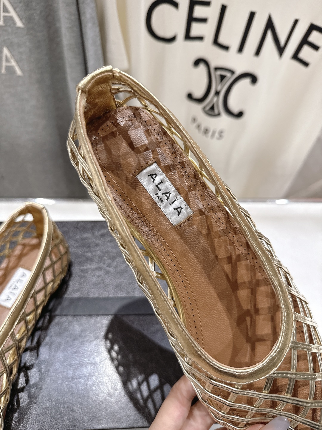 高版本出厂
 独家新品 Alaia 阿莱亚25ss/ 走秀款平底网面鞋芭蕾舞鞋 最近超火的一款平底鞋

