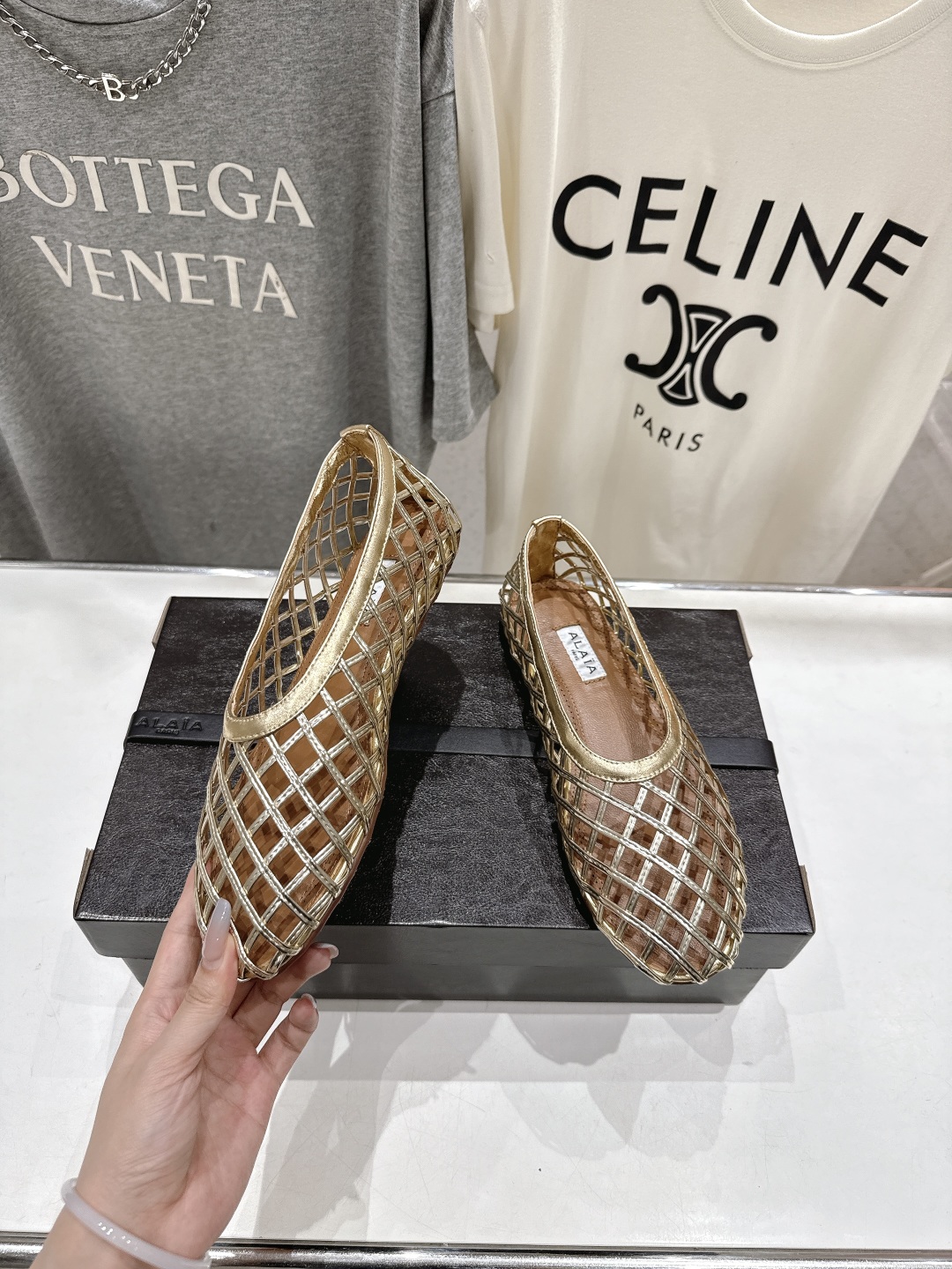 高版本出厂
 独家新品 Alaia 阿莱亚25ss/ 走秀款平底网面鞋芭蕾舞鞋 最近超火的一款平底鞋

