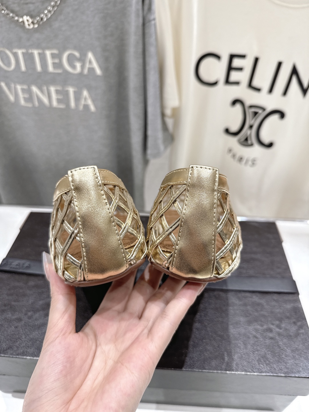 高版本出厂
 独家新品 Alaia 阿莱亚25ss/ 走秀款平底网面鞋芭蕾舞鞋 最近超火的一款平底鞋

