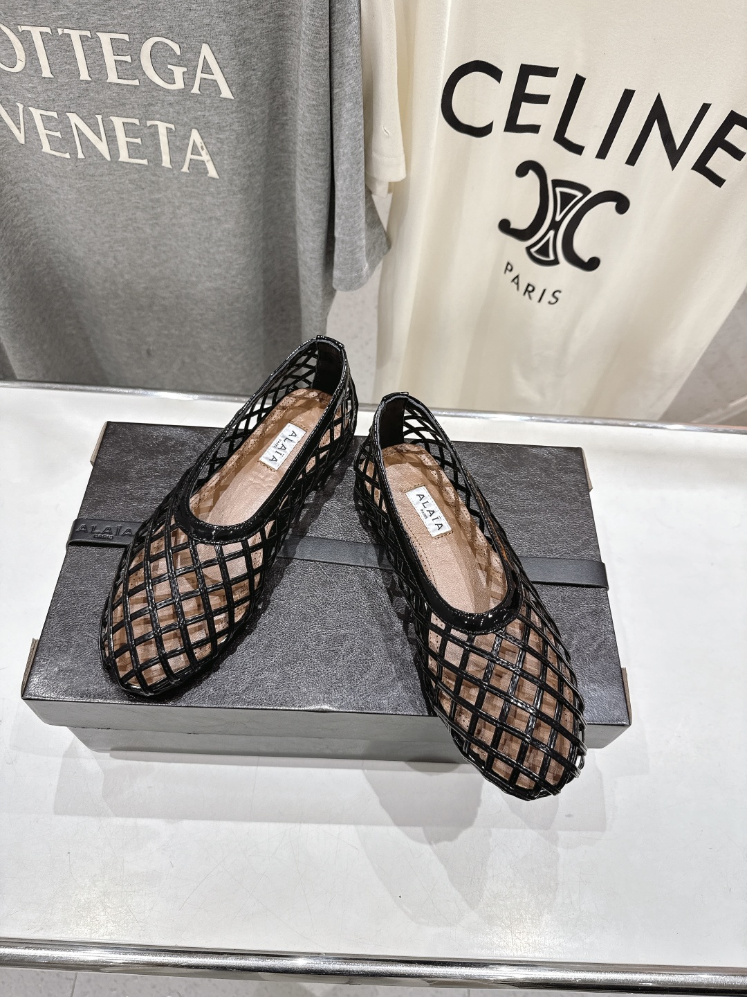 高版本出厂
 独家新品 Alaia 阿莱亚25ss/ 走秀款平底网面鞋芭蕾舞鞋 最近超火的一款平底鞋

