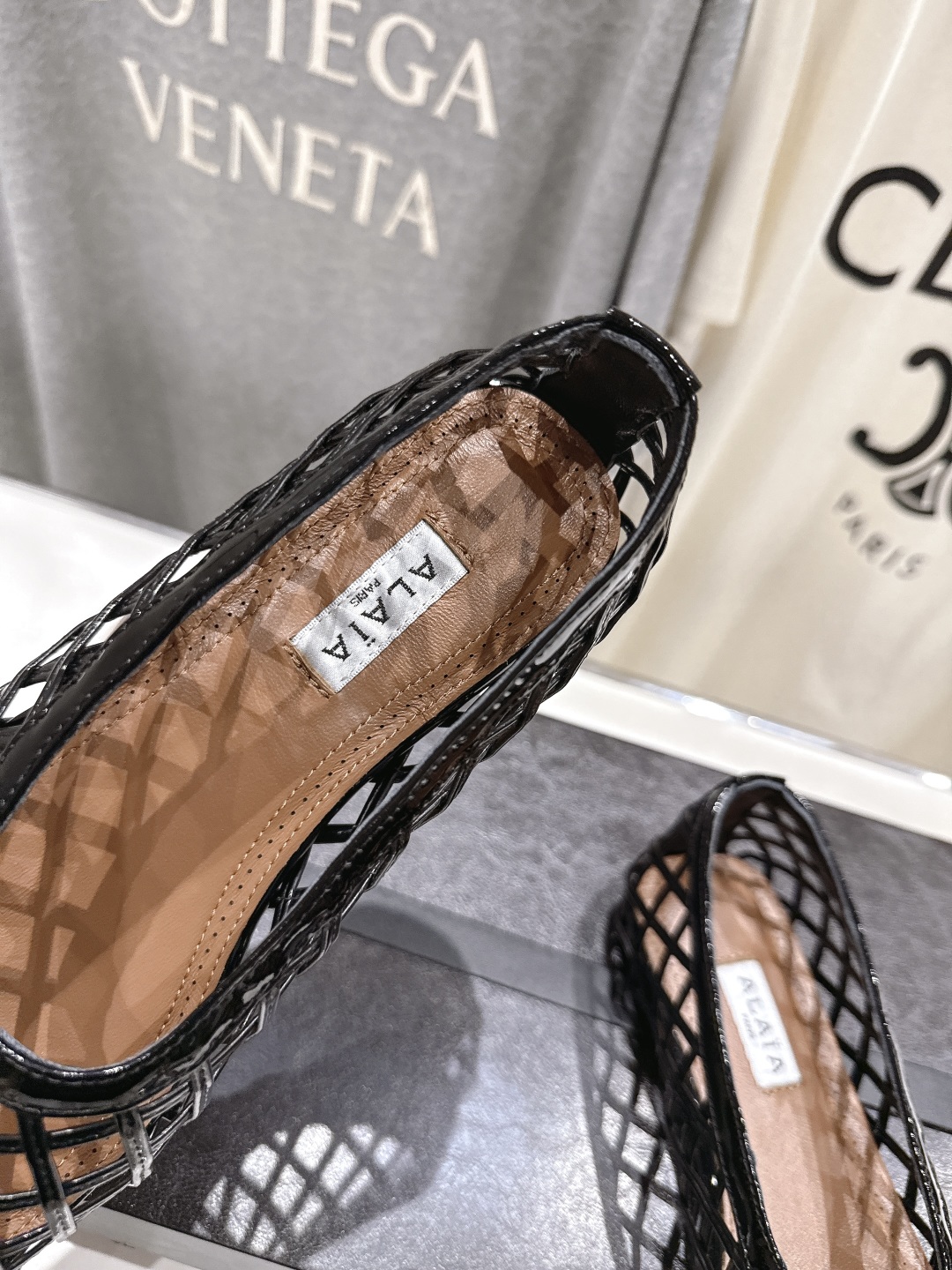高版本出厂
 独家新品 Alaia 阿莱亚25ss/ 走秀款平底网面鞋芭蕾舞鞋 最近超火的一款平底鞋

