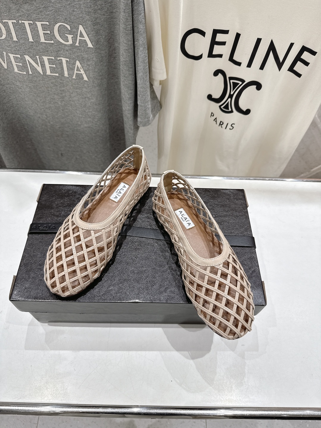 高版本出厂
 独家新品 Alaia 阿莱亚25ss/ 走秀款平底网面鞋芭蕾舞鞋 最近超火的一款平底鞋

