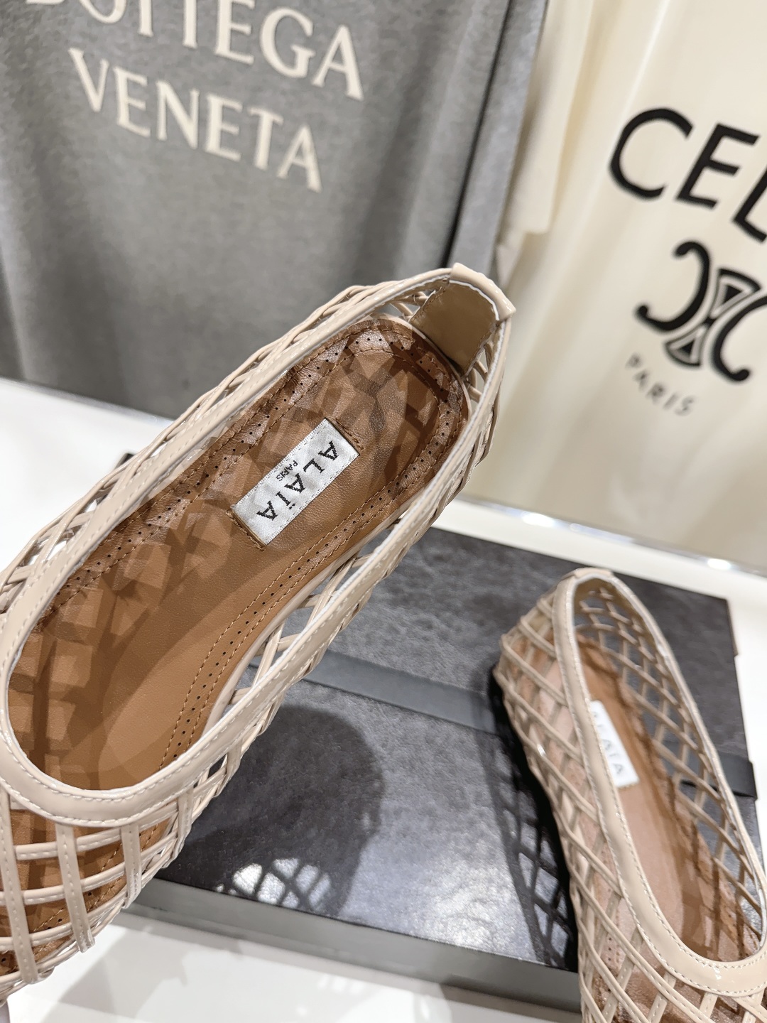 高版本出厂
 独家新品 Alaia 阿莱亚25ss/ 走秀款平底网面鞋芭蕾舞鞋 最近超火的一款平底鞋

