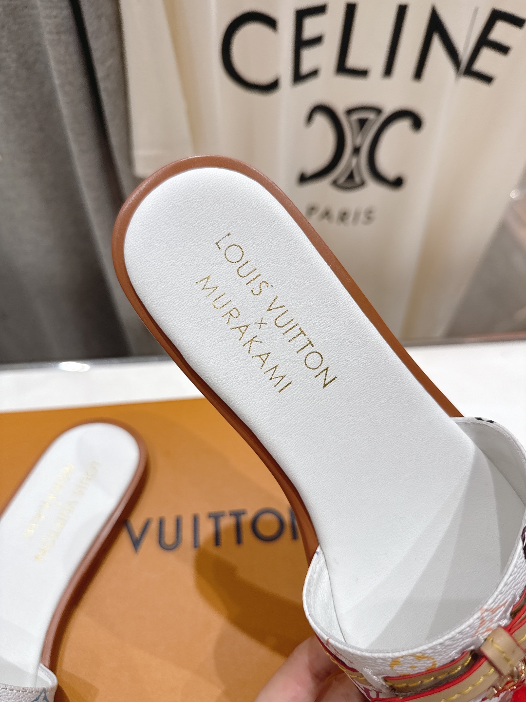 高版本出厂
  Louis Vuitton ss25 new arrival LV驴牌春夏系列新款平底沙